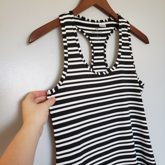 90 Degree By Reflex Black & White Striped Racer back Tank Top Size Medium - Picture 2 of 5